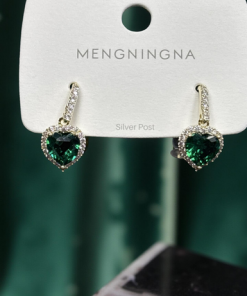 Earring dangling  Heart green stone