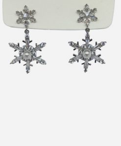 Daring -snowflake with pearl
