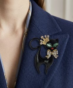 Alternative view of Emerald Queen Cat Brooch