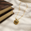 Necklace Heart pendant with rhinestone on