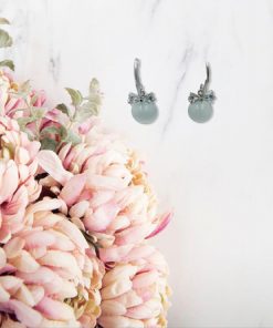 Earring – Light grey hanging pearl with clear bow, silver outline