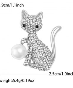 Alternative view of Brooch Cat
